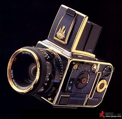 Hasselblad: 203 FE ’Bhumibol’ camera