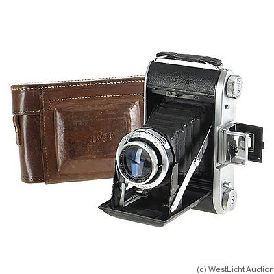Houghton: Ensign Selfix 820 camera