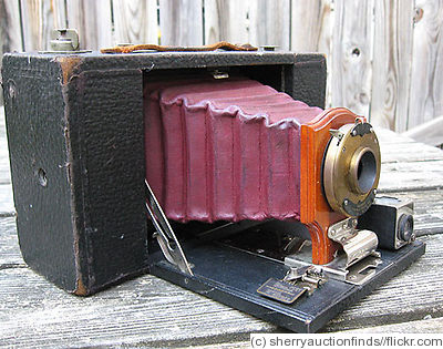 Kodak Eastman: Folding Brownie No.3 Model C camera