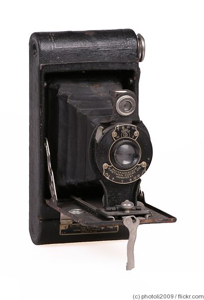 Kodak Eastman: Folding Cartridge Hawk-Eye No.2 Model B camera