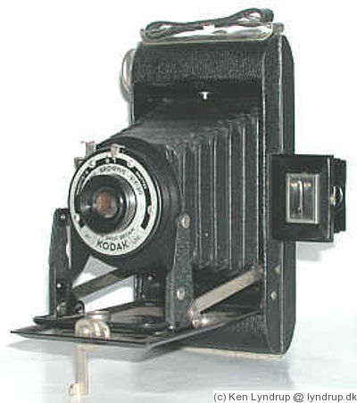 Kodak Eastman: Folding Six-20 Brownie Model II camera