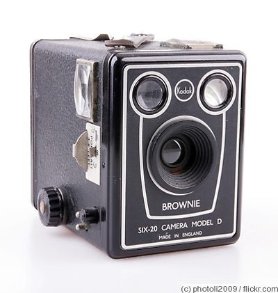 Kodak Eastman: Six-20 Brownie Model D (export) camera