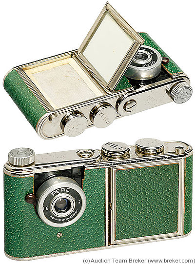 Kunik Walter: Petie Vanity (leather, green) camera