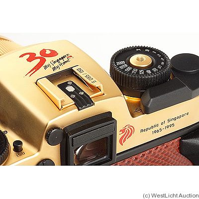 Leitz: Leica R6.2 Gold ’Singapore’ camera