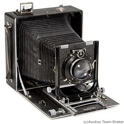 Linhof: Standard 'Luftwaffeneigentum' camera