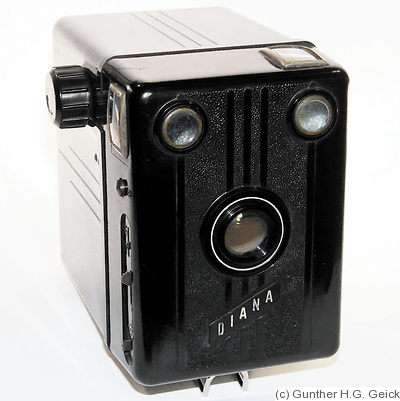 Mozar Paul, Dr.: Diana Box camera