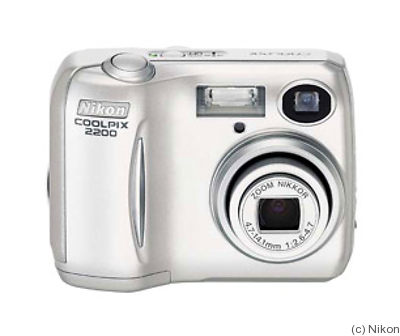 Nikon: Coolpix 2200 camera