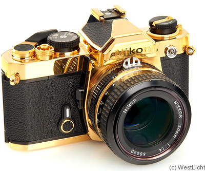 Nikon: Nikon FM Gold Dummy camera