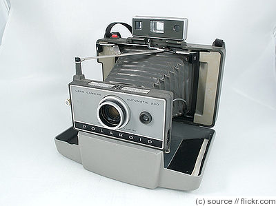 Polaroid: Polaroid 230 camera