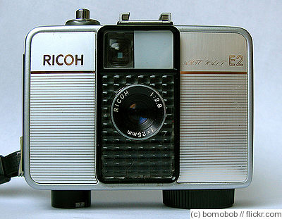 Ricoh: Ricoh Auto Half E2 camera