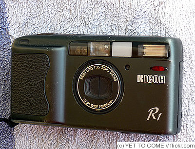 Ricoh: Ricoh R-1 camera