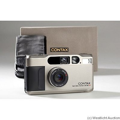 Yashica: Contax T2 Titan camera