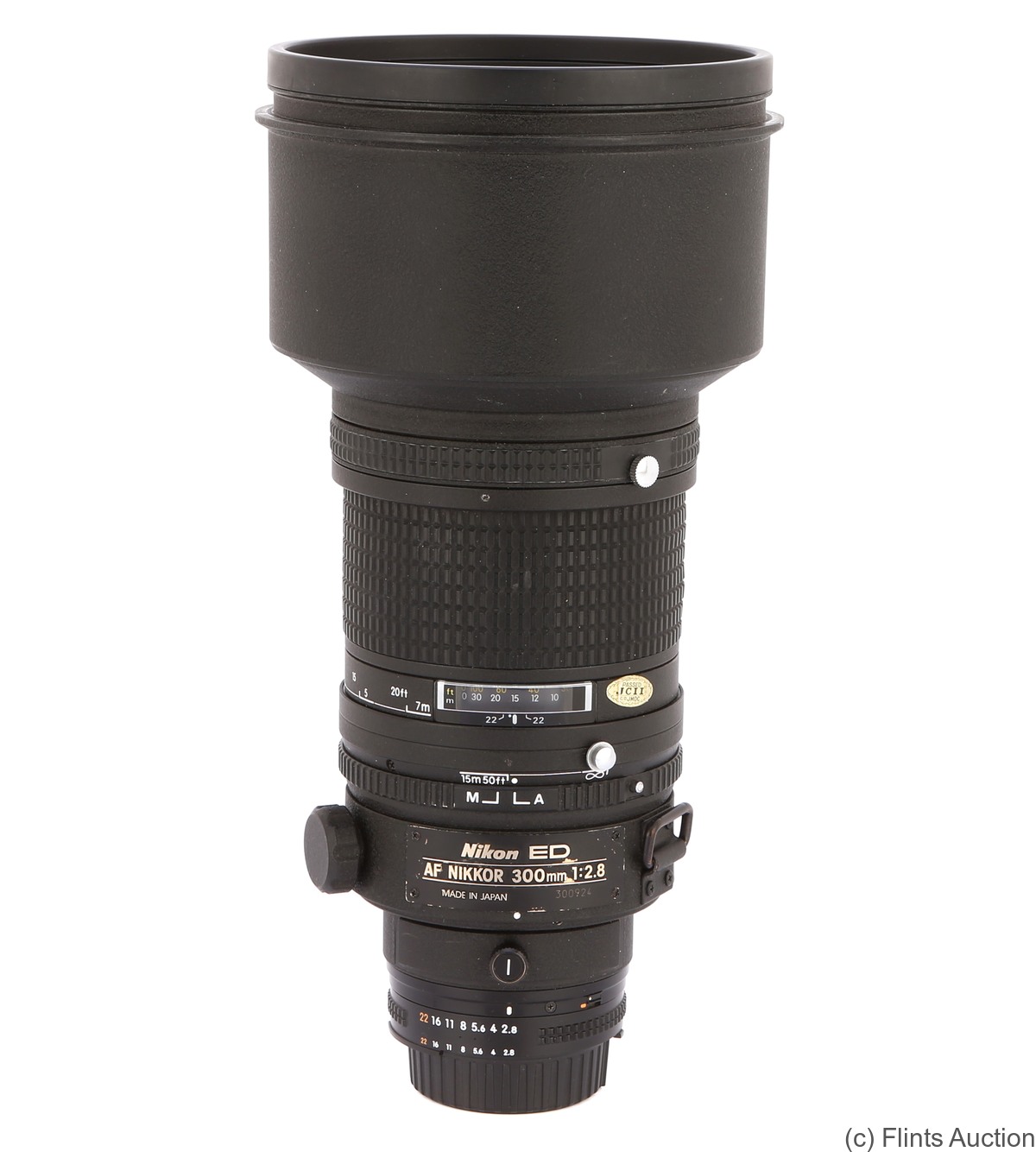 Nikon: 300mm (30cm) f2.8 Nikkor ED AF camera
