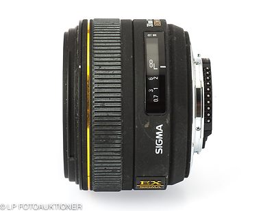 Sigma: 30mm (3cm) f1.4 EX DC HSM (Nikon) camera