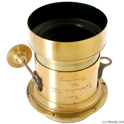 Voigtländer: Petzval (brass, 16cm) camera