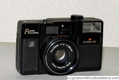 Fuji Optical: Fujica Flash S camera
