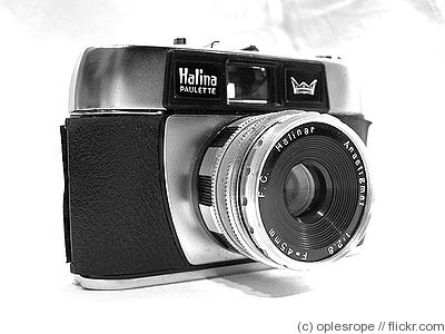 Haking: Halina Paulette camera