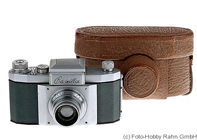 KW (KameraWerkstatten): Praktiflex (1939-1946, chrome body, gray leather) camera