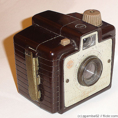 Kodak Eastman: Brownie Chiquita Price Guide: estimate a camera value