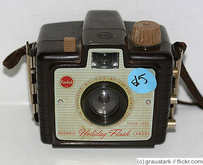 Kodak Eastman: Brownie Holiday Flash camera