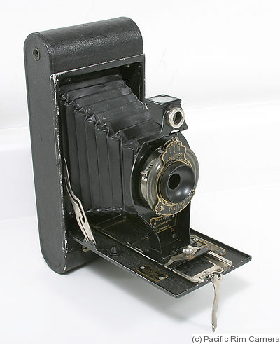 Kodak Eastman: Folding Autographic Brownie No.2C camera