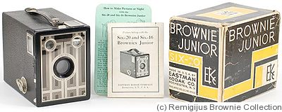 Kodak Eastman: Six-20 Brownie Junior (US) Price Guide: estimate a camera  value
