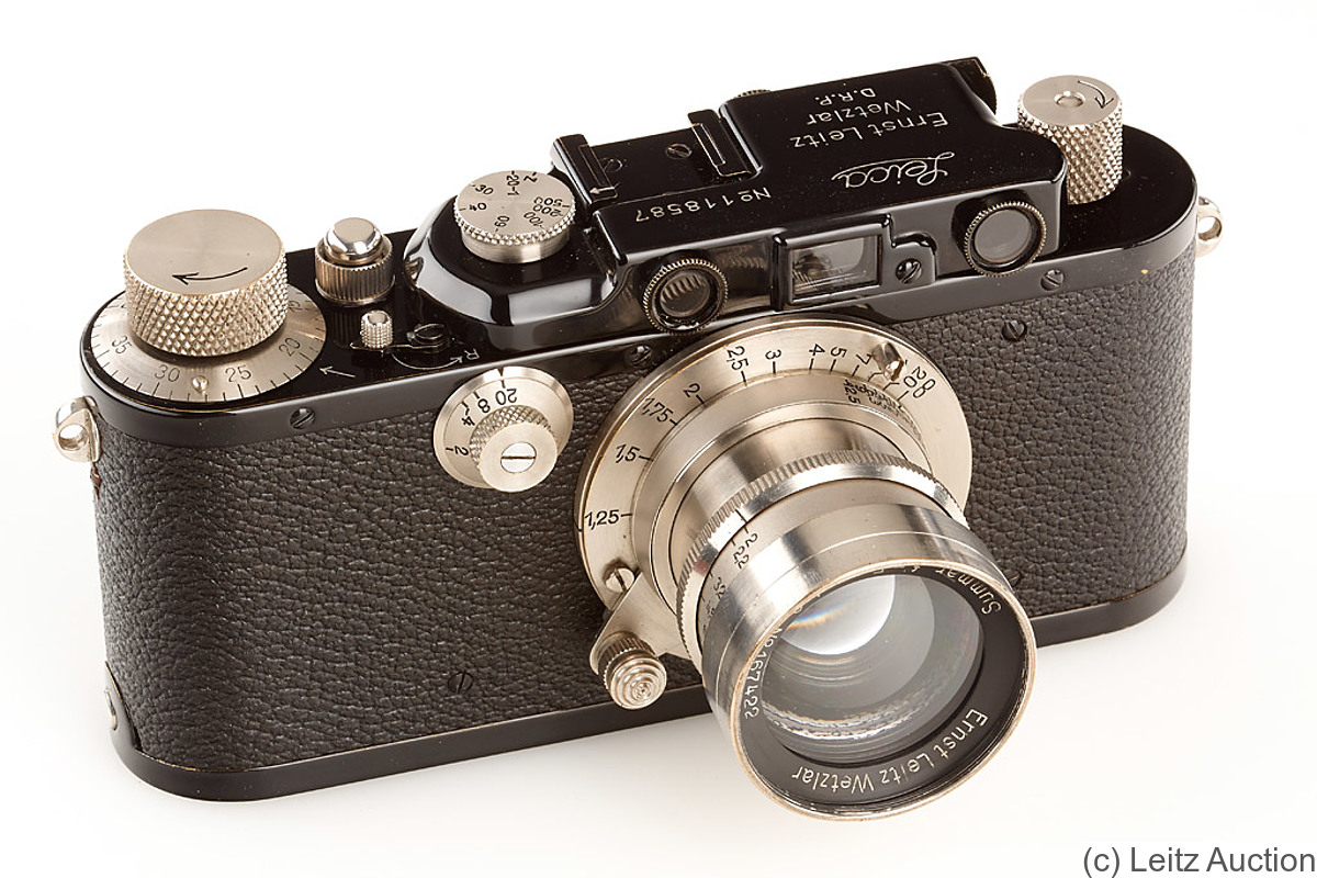 Leitz: Leica III (Mod.F) black nickel Summar (rigid) camera