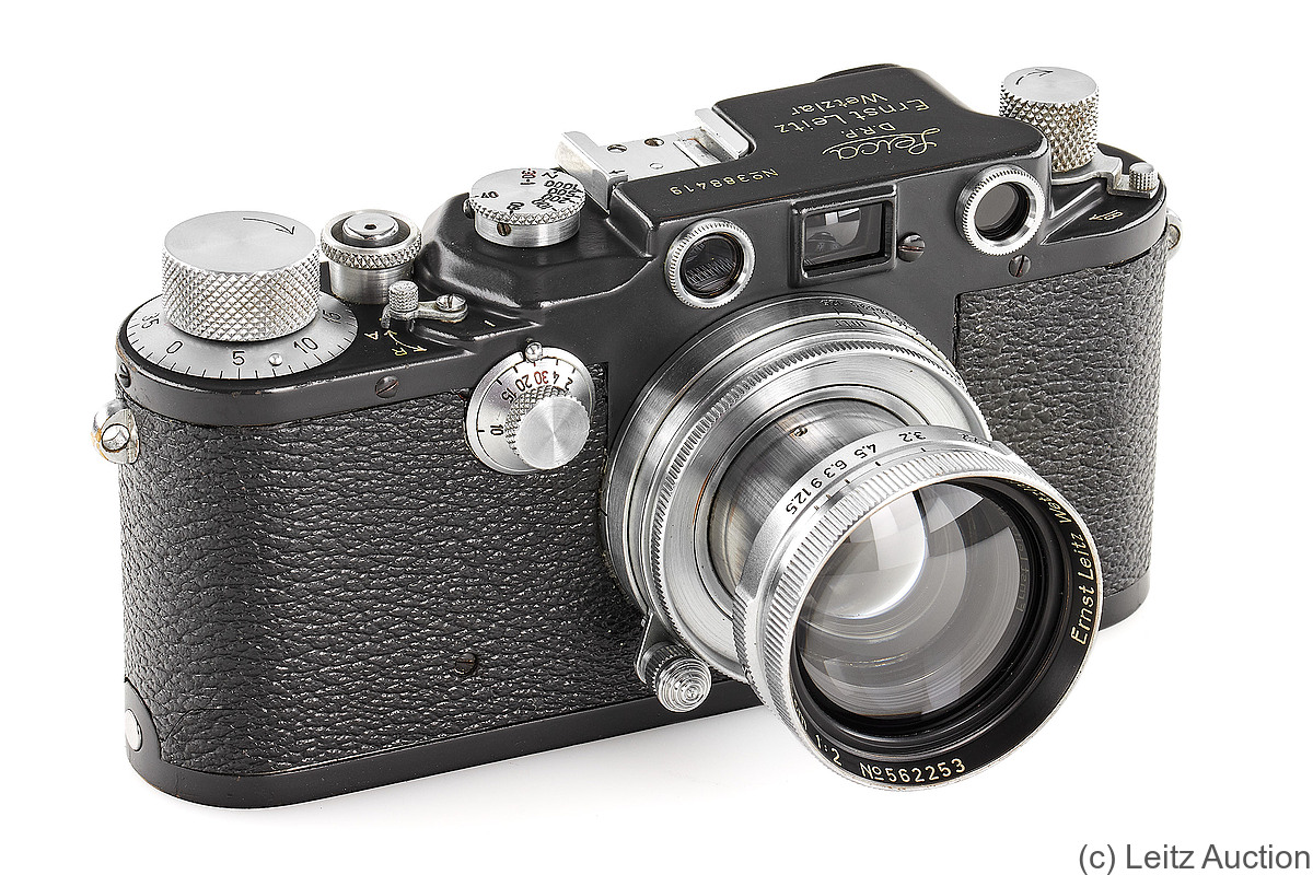 Leitz: Leica IIIc grey (red curtain) camera