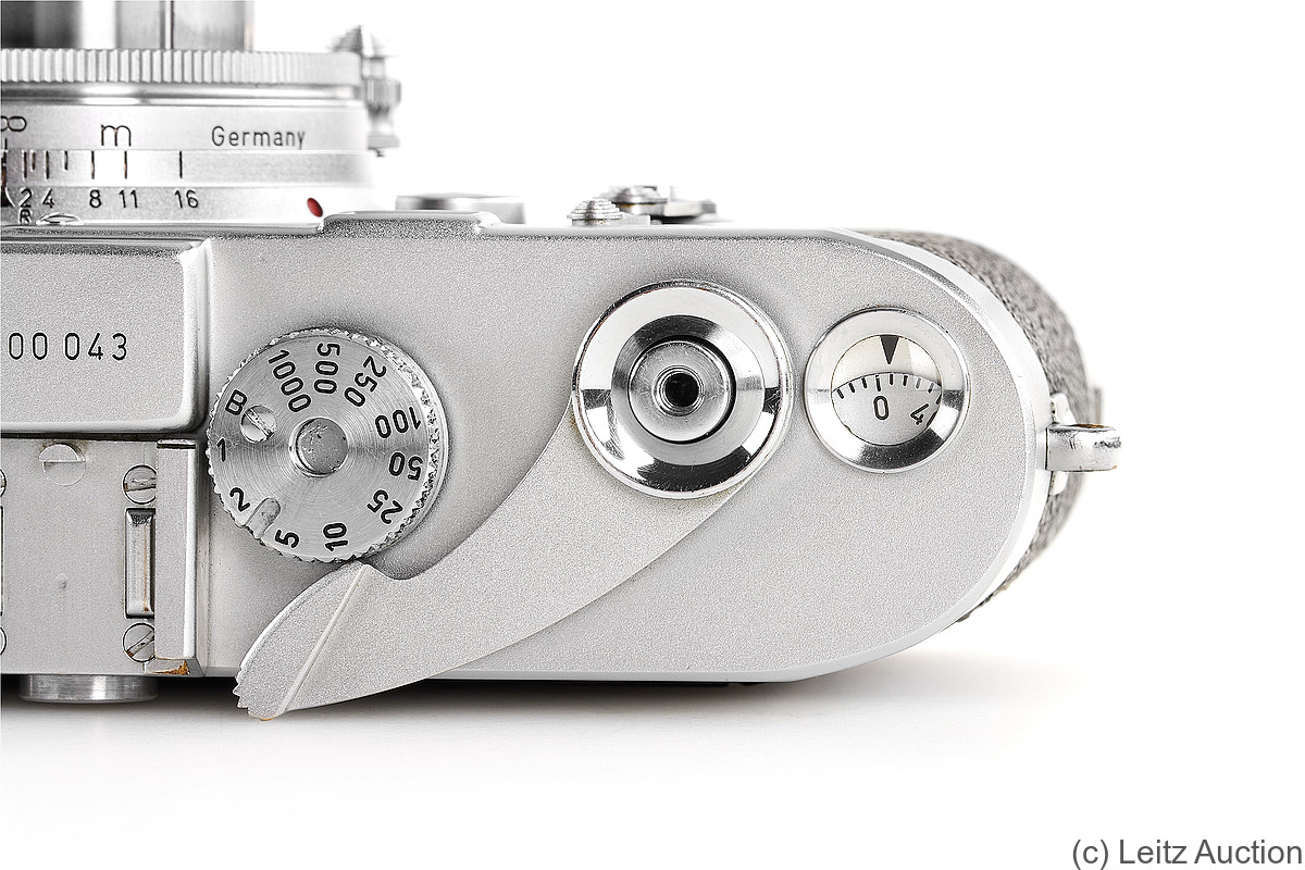 Leitz: Leica M3 chrome (early, double corner) camera