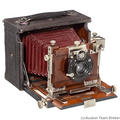 Photo Hall: Folding Camera camera