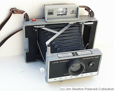 Polaroid: Polaroid 225 camera