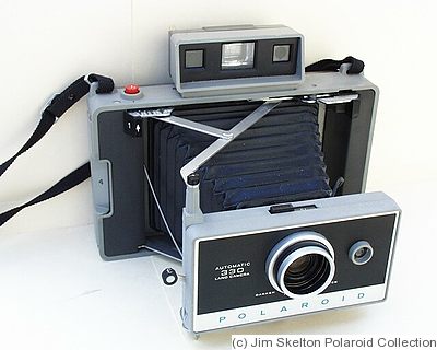 Polaroid: Polaroid 330 camera