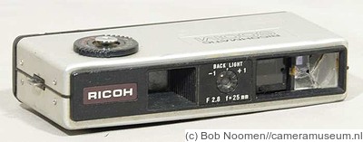 Ricoh: Ricohmatic 600 M camera