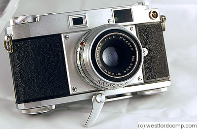 Riken: Ricoh 35 Deluxe camera