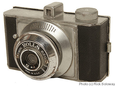 Rolls Camera: Rolls Twin 620 camera