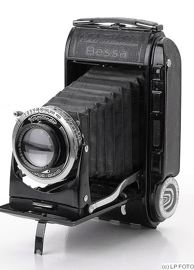 Voigtländer: Bessa camera