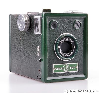 Vredeborch: Vrede-Box Standard Menis (1949) (green) camera