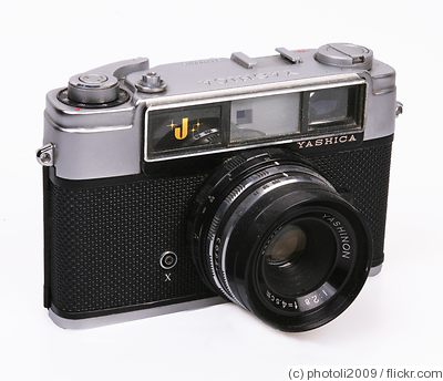 Yashica: Yashica J camera