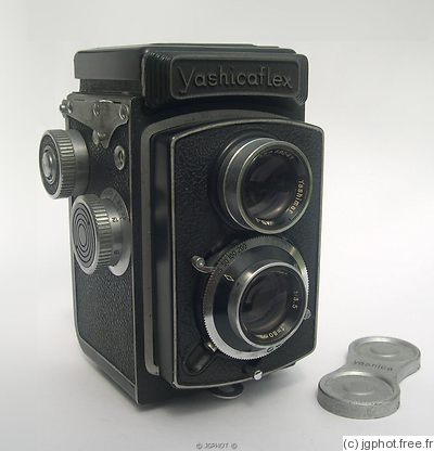 Yashica: Yashicaflex AII camera