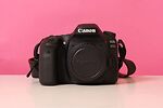 Canon: EOS 80D camera