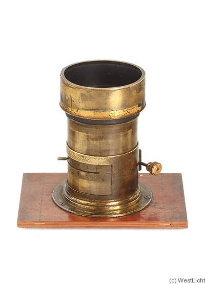 Dallmeyer: Petzval (brass, 14.5cm len, 240mm focal len, 6.5cm dia) camera