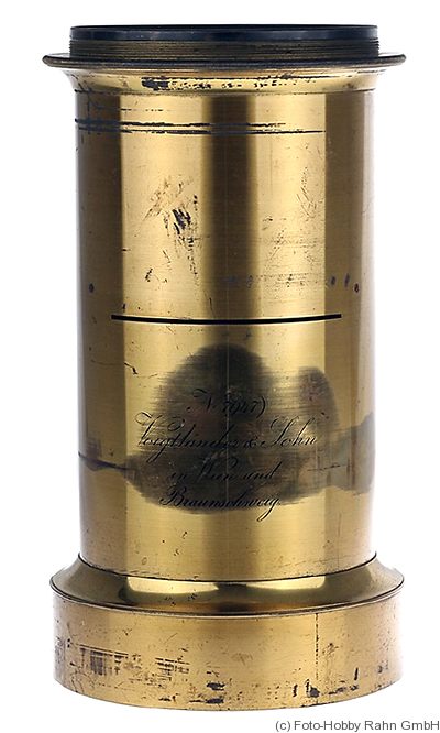 Voigtländer: Brass (brass, 35.2cm len, 19cm dia) camera