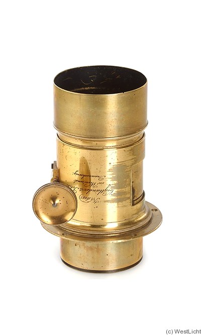 Voigtländer: Petzval (brass, 18cm len, 250mm focal len, 7cm dia) camera