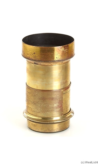 Voigtländer: Petzval (brass, 20cm len, 260mm focal len, 8cm dia) camera