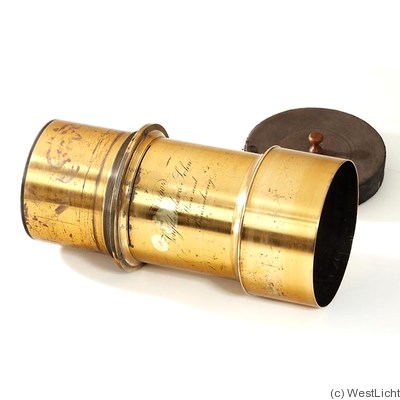 Voigtländer: Petzval (brass, 47cm) camera